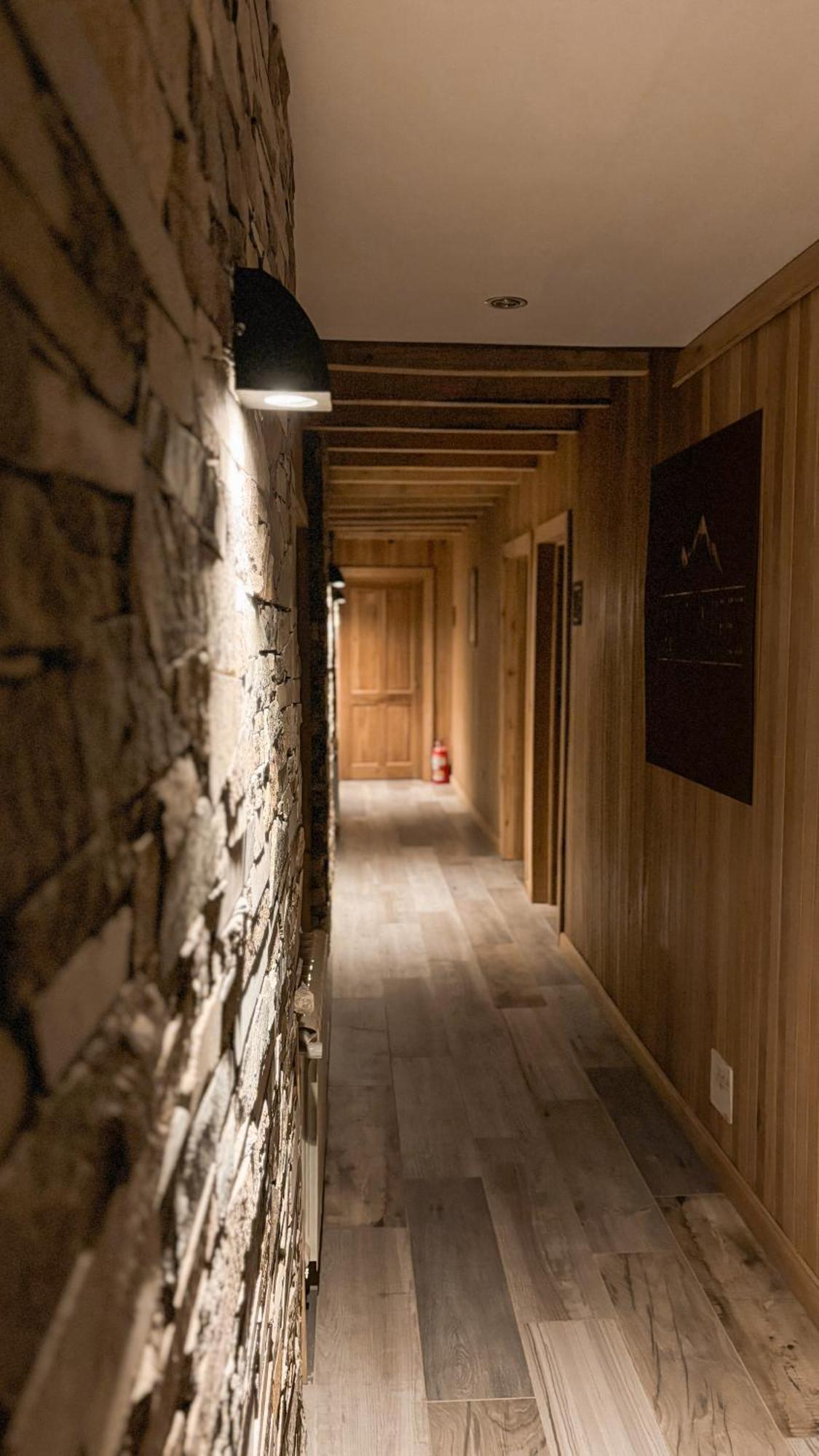 Hosteria Las Cumbres Villa La Angostura Bagian luar foto